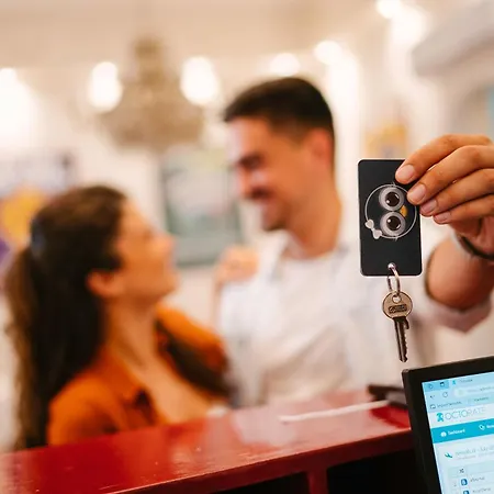 New Generation Center Hostal