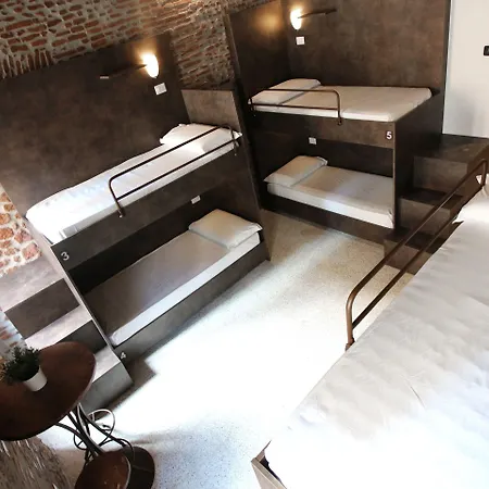 Vandrarhem New Generation Center *