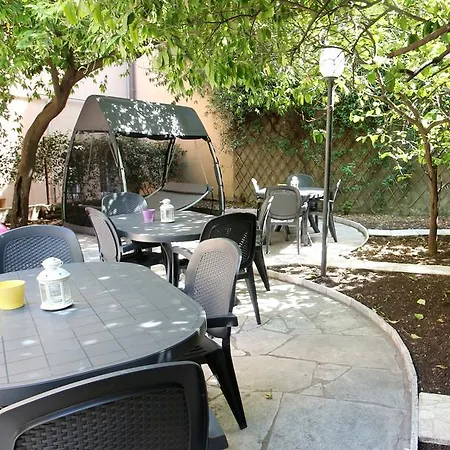 بيت شباب New Generation Center روما