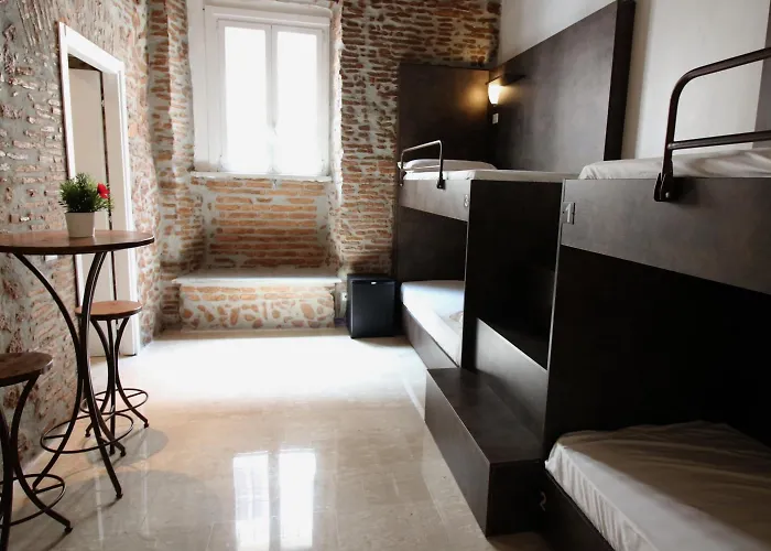 Hostel New Generation Center *