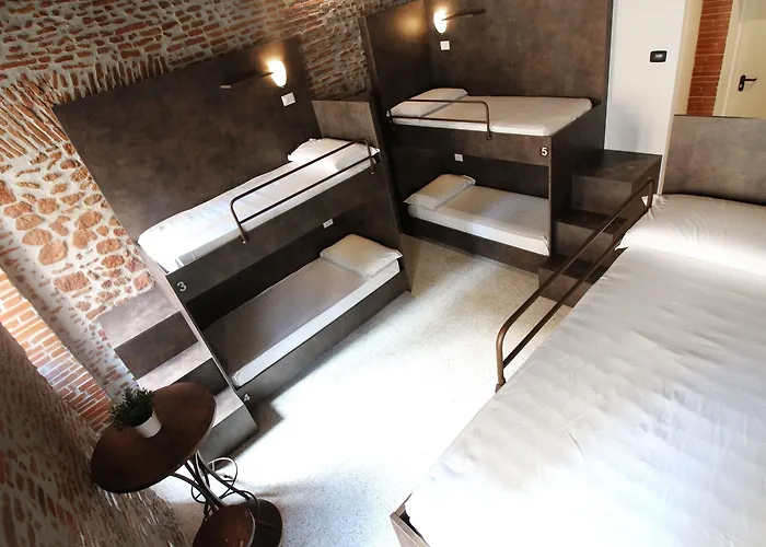 Hostel New Generation Center *